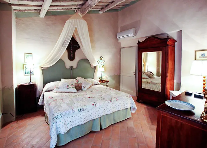 Podere La Strega Country house *